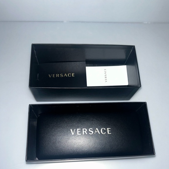 Versace sunglasses! - Picture 7 of 9